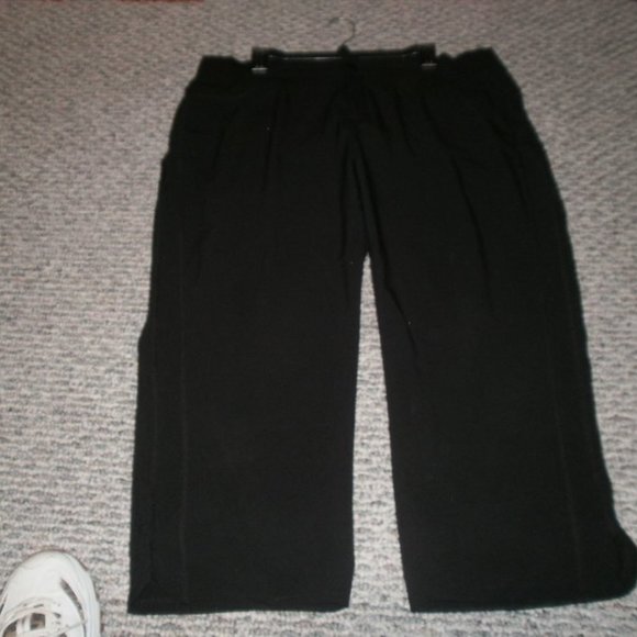 Lee Pants & Jumpsuits Black Caprss6 W By Lee Active Performance